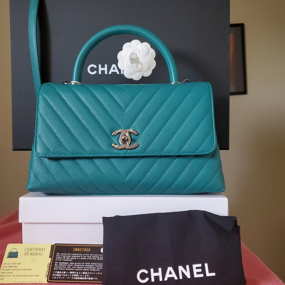 Chanel coco handle chevron  green caviar gunmetal hw small bag